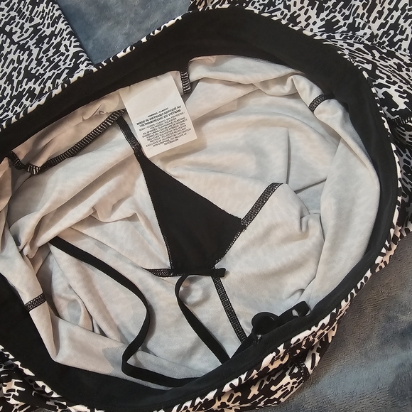 Nike Dri Fit Women's High Waisted Black and White Patterned Leggings Large - Picture 4 of 16